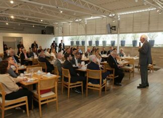 Vice-Governador enaltece profissionais de administração em palestra no CRA-PR