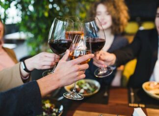 Curitiba recebe primeiro jantar harmonizado seguro para celíacos, intolerantes à lactose e APLVs