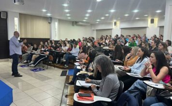 Professores do Paraná realizam curso para transformar ensino em aprendizagem