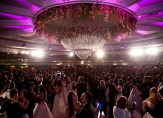 Sem abrir mão da valsa, bailes de debutantes seguem tendências e resistem ao tempo