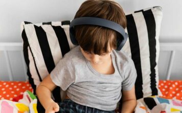 Uso prolongado de telas aumenta depressão em até 72% das crianças