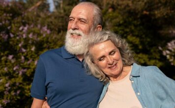 Junho Violeta alerta para combate à violência contra idosos