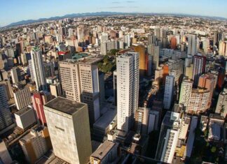 Curitiba lidera demanda por imóveis no Brasil em 2025 e se consolida como vitrine de oportunidades para o setor imobiliário