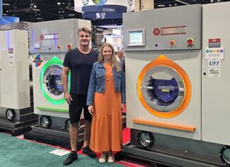 Empresários de Curitiba participam da maior feira de lavanderias do mundo