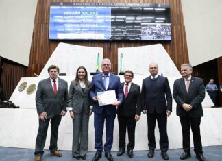 Estruturar Imóveis Comerciais recebe homenagem na Assembleia Legislativa do Paraná