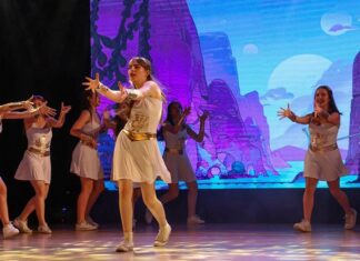 Mostra de Dança leva 240 estudantes ao Teatro Positivo em espetáculo gratuito nesta quinta-feira (13)