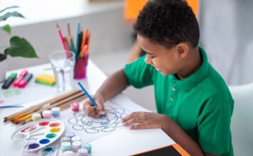 Amigos do HC lançam campanha de arrecadação de material escolar para crianças hospitalizadas