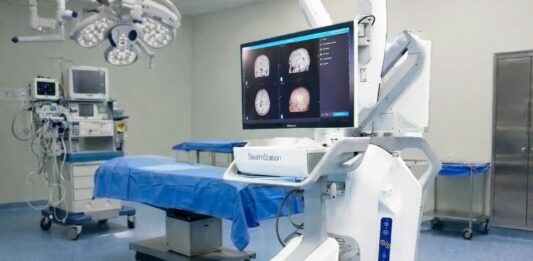 Amigos do HC doam novo sistema de neuronavegação para o Hospital de Clínicas